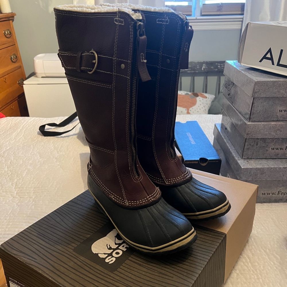 Sorel Women’s Winter Boots size 8